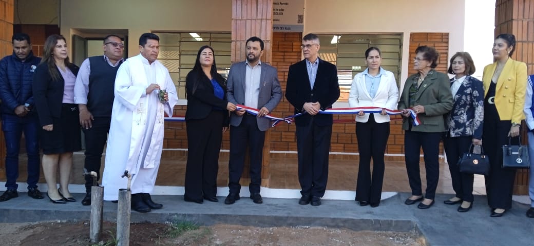 Inauguran una sala de aula y galería en el Colegio Nacional "Don Florencio Acevedo"