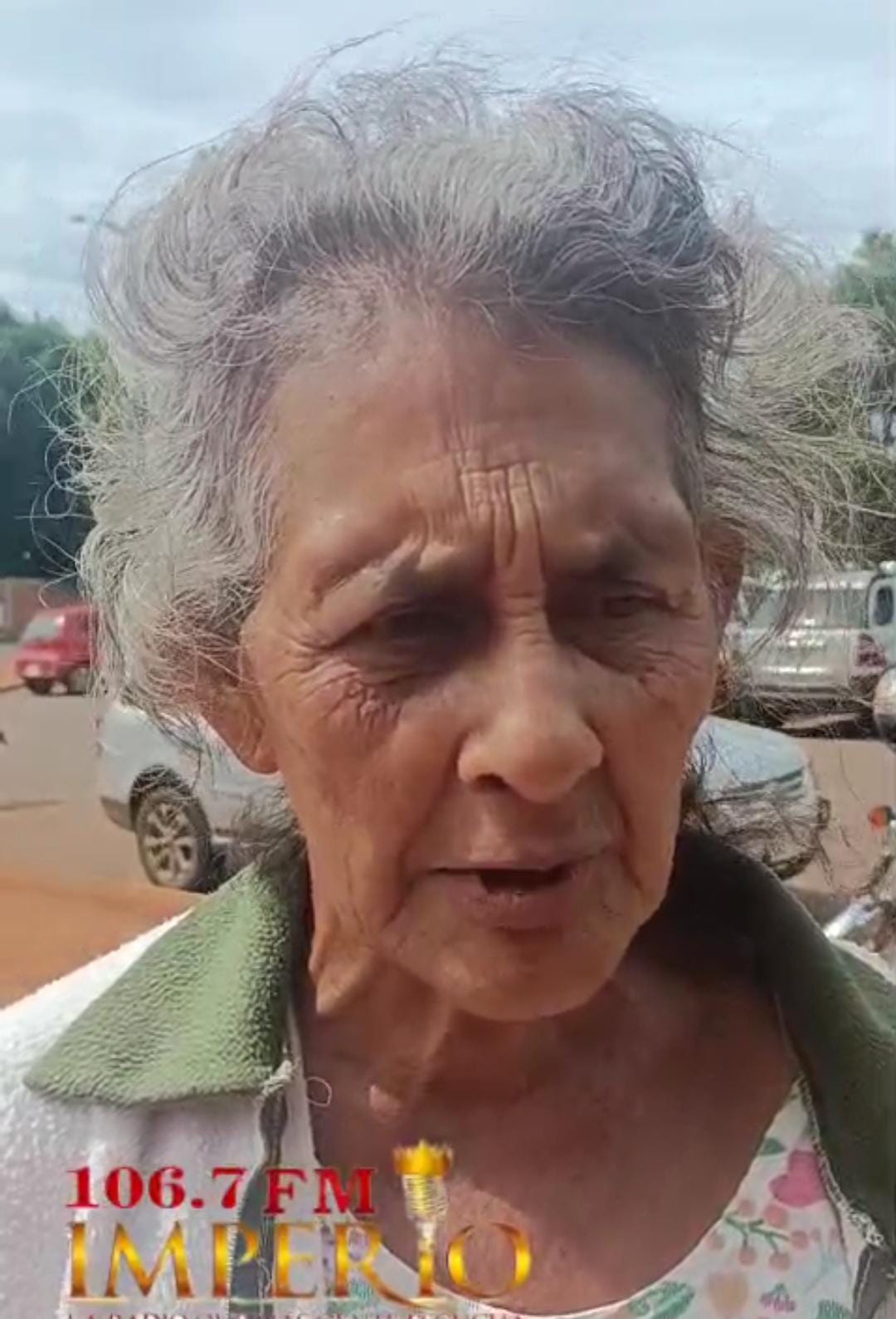 Mujer alega que su hija le robó sus documentos y no puede cobrar por tercera edad