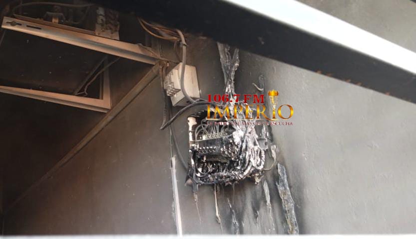 Corto circuito generó incendio parcial en una panificadora del barrio San Gerardo