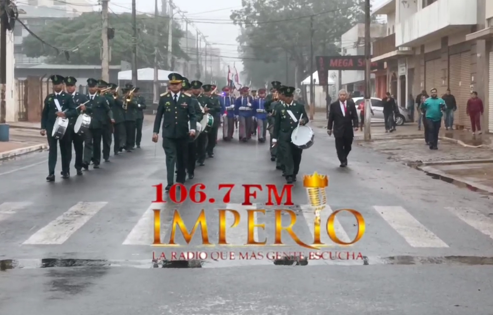 Desfile militar por el Día de la Independencia del Paraguay